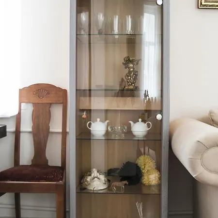 Vintage Style Spacious *