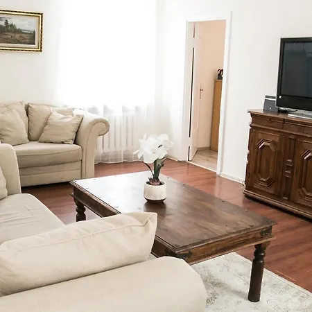 Vintage Style Spacious Apartment Klaipėda